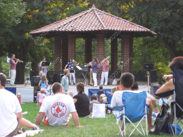 franklin-ma-concert-common-band-stand franklin-ma-concert-common-band-stand