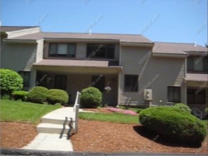 Highwood III condos Franklin MA - exterior